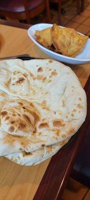 Chicken Samosa & Freshly made butter Naan