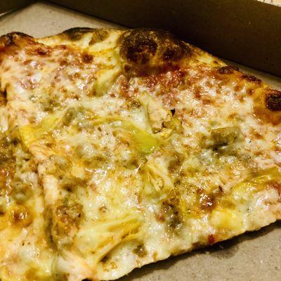 NY pie with artichokes, sausage, havarti and truffle oil.