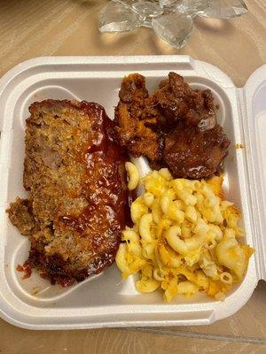 Meatloaf, yam's an Mac and cheese.