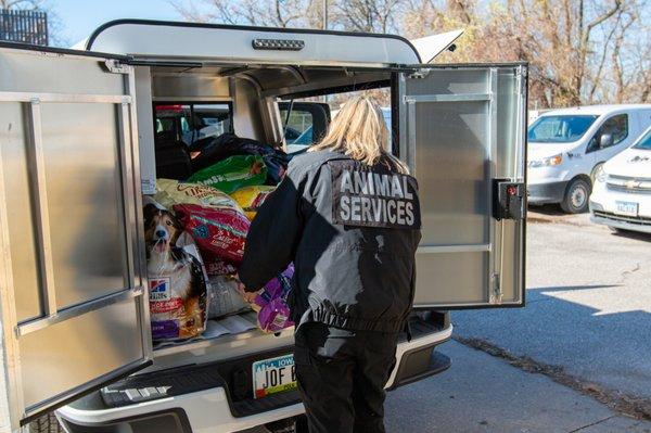 Community pet food pantry