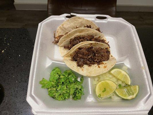 3 tacos de barbacoa