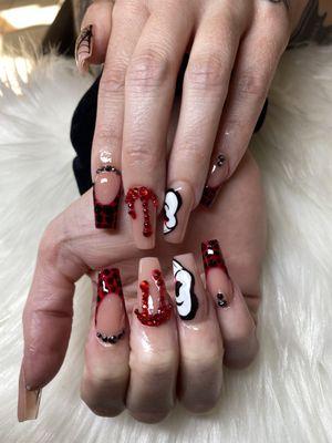 Halloween freestyle by Cici
We do Halloween designs too!!!