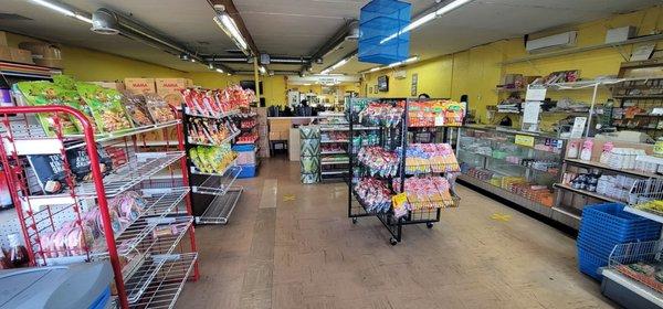 The market at the front of the restaurant