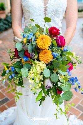 Free-formed and cascading colorful bouquet