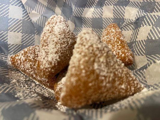 Mini beignets side