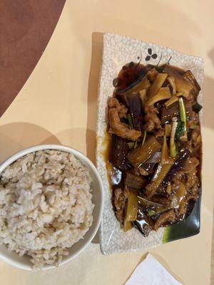 Garlic pork with eggplant and brown rice