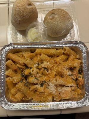 Roma Rigatoni with Chicken