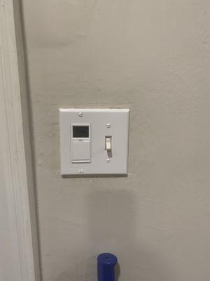 Installation of a smart switch and toggle switch