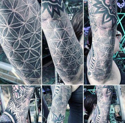 Sacred Geometry dotwork, flower of life Tattoo.
Done by Humo.