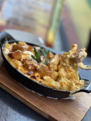 Buffalo chicken mac and cheese