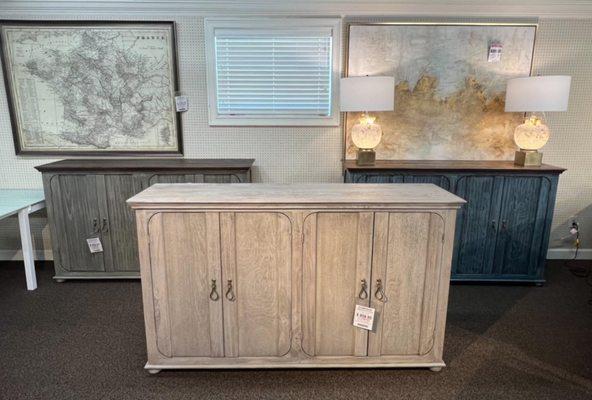 Shop furniture and accessories at Comeaux!