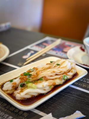 rice roll with dried shrimps