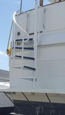 Kustom aluminum spiral staircase for yacht