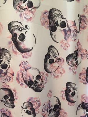 Up close of the skull shirt...