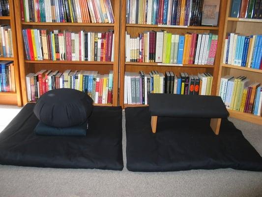 We have zafus, support cushions, zabutons and a range of different benches. All in Zen black.