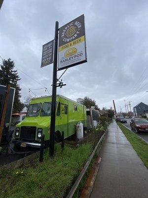 I love their green food trucks!