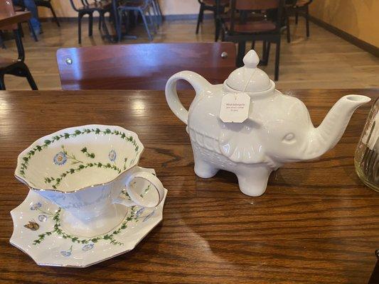 Adorable elephant teapot