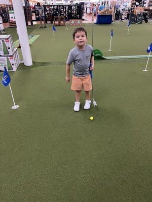 Indoor putting green