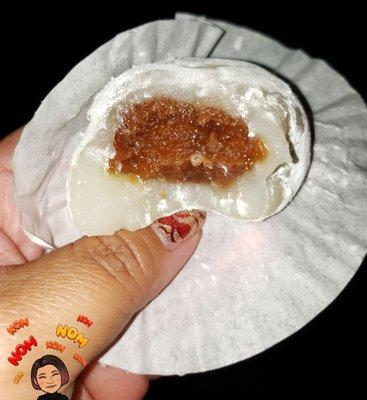 Inside kulolo stuffed mochi