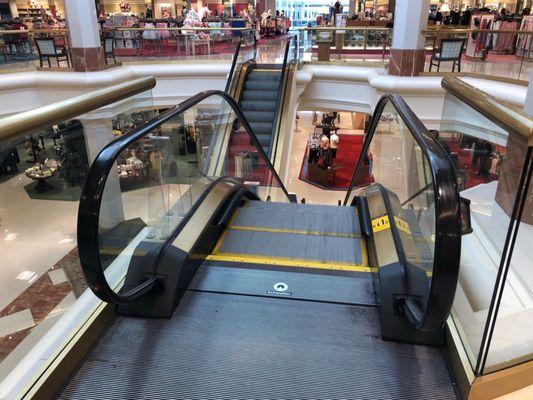 Von Maur North Point Mall Escalators