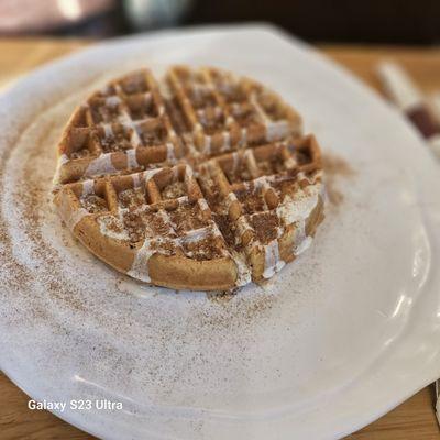 Cinn Waffle, tender, fluffy