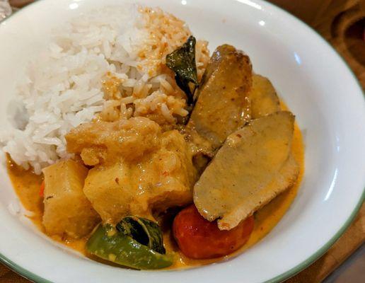 Roasted Duck in Red Pineapple Curry (Kang Ped Ped Yang)