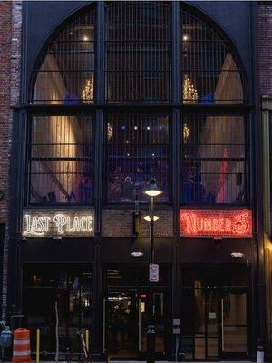 Washington Street entrance to Last Place - the lower level sports bar and restaurant at Number 15