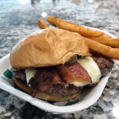 Slider and fries (IG: @206foodie)