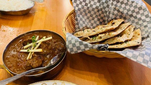 ROGAN JOSH GARLIC NAAN