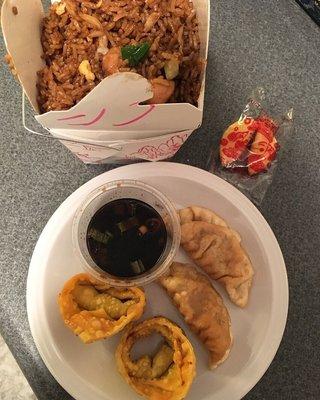 What I always order! Chicken fried rice. Fried Wontons. Fried Pot Stickers. Never disappoints. Yum.