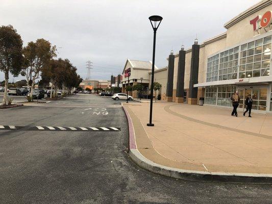 Sunday, February 24, 2019: shopping center view from Armadillo Willy's.