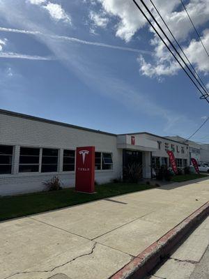 Tesla Exterior Street View.