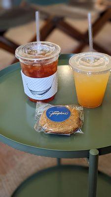 Iced tea, an Apricot Goldenberry Spritzer and an oatmeal cream pie. Yum!