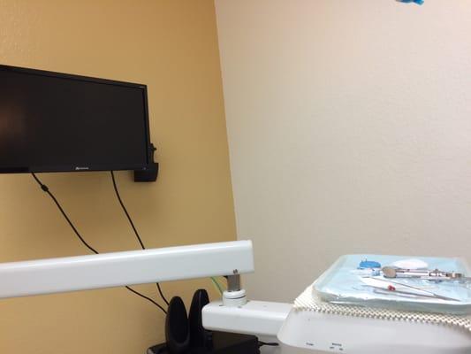 One of the dental rooms...clean, organized, and cold. I like.