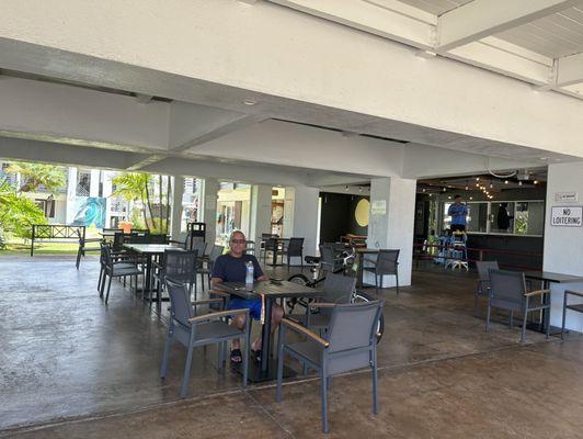 The seating area in the shopping center