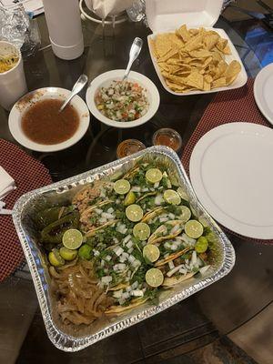 Pollo, carne, pastor tacos