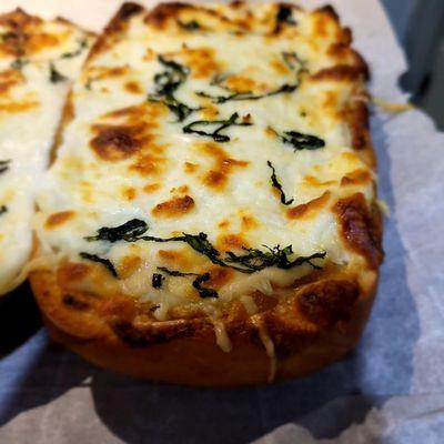 Confi garlic cheese bread