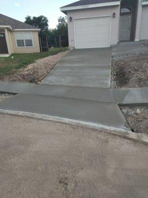 New concrete driveway installation