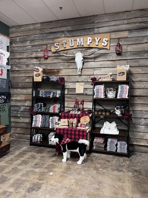 Stumpy's Hatchet House Delran - Axe Throwing