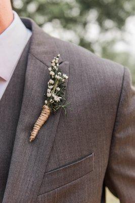 Understated veronica boutonniere