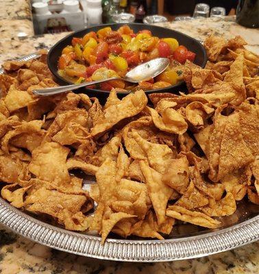 Pasta nachos with Bruschetta