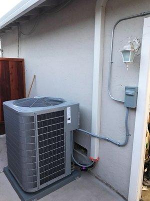 new ac / air conditioner repair / air conditioning in your house in Santa Cruz/Aptos/Freedom