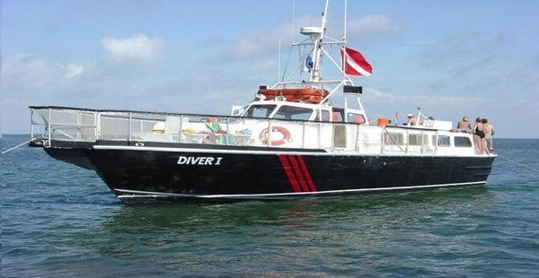 Fully air-conditioned dive/snorkel boat.