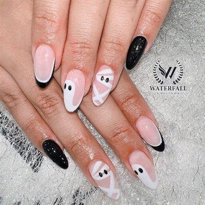 Halloween nail design