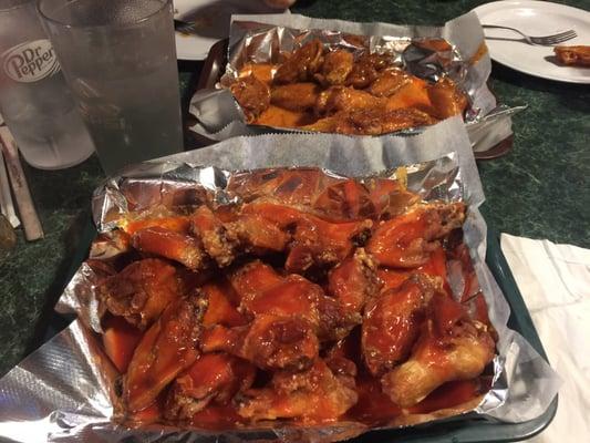 Hot Garlic wings (front) and Cajun Ranch wings.