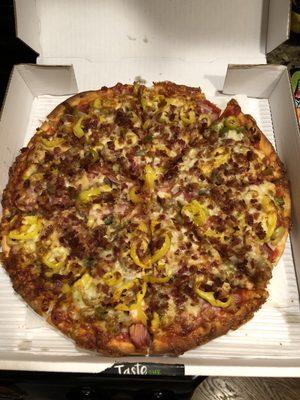 Medium Deluxe-9 Pizza