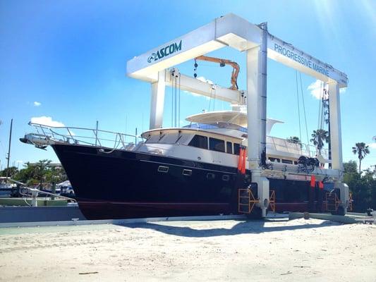 78' Marlow Yacht Haulout.