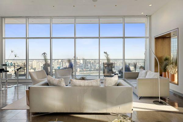 Rooftop Lounge at 75 Wall Street Condominium