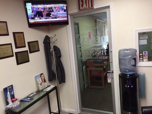 Waiting area, really clean and cozy