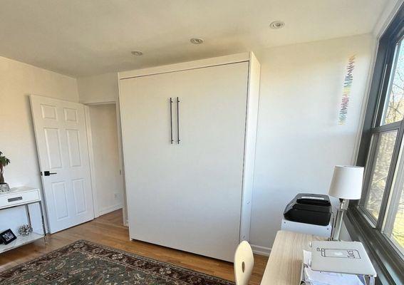 Murphy bed closed